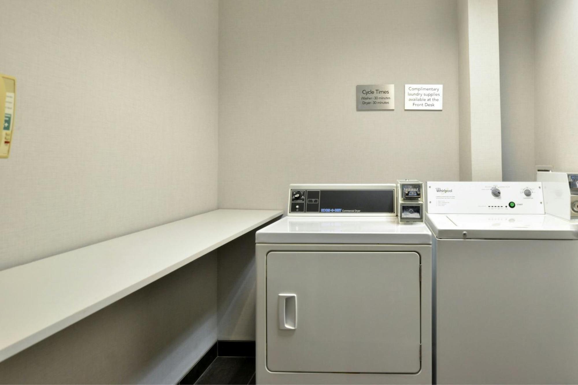 Courtyard By Marriott Harrisburg Hershey Экстерьер фото